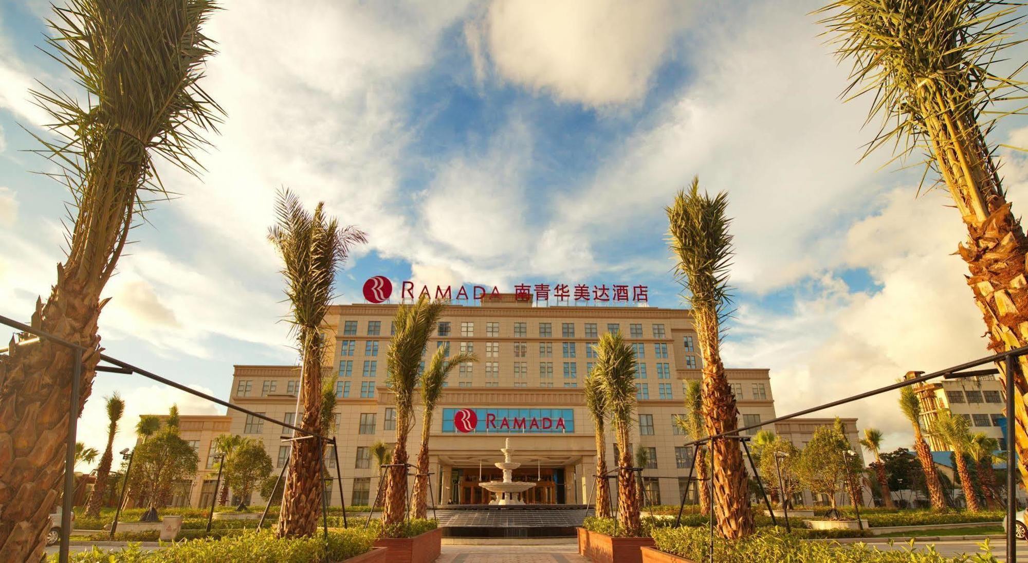 Ramada Shanghai East-Pudong International Airport Exterior photo